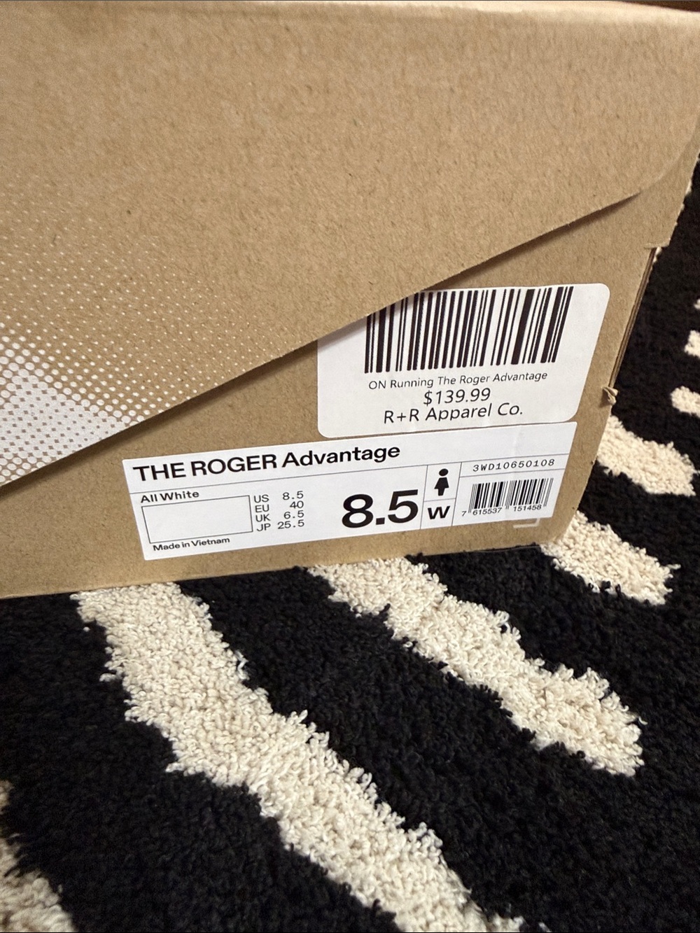 On Running THE ROGER Advantage - Picture 2 of 6